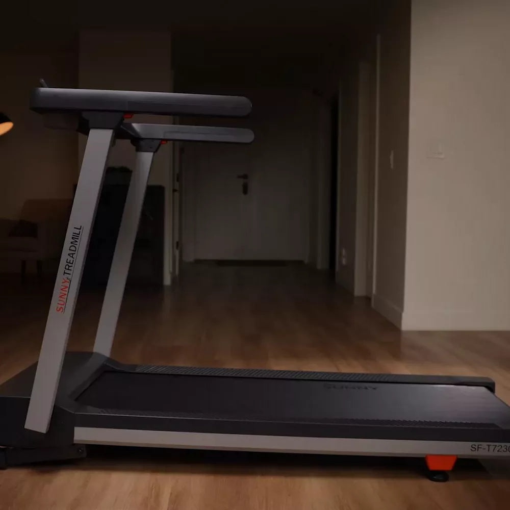 Smart Foldable Treadmill - 20in Belt, 15-Level Incline